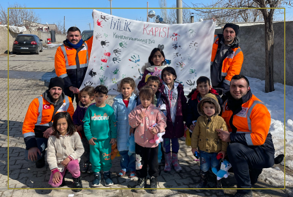 Depremzede Miniklerimizle Şenlik